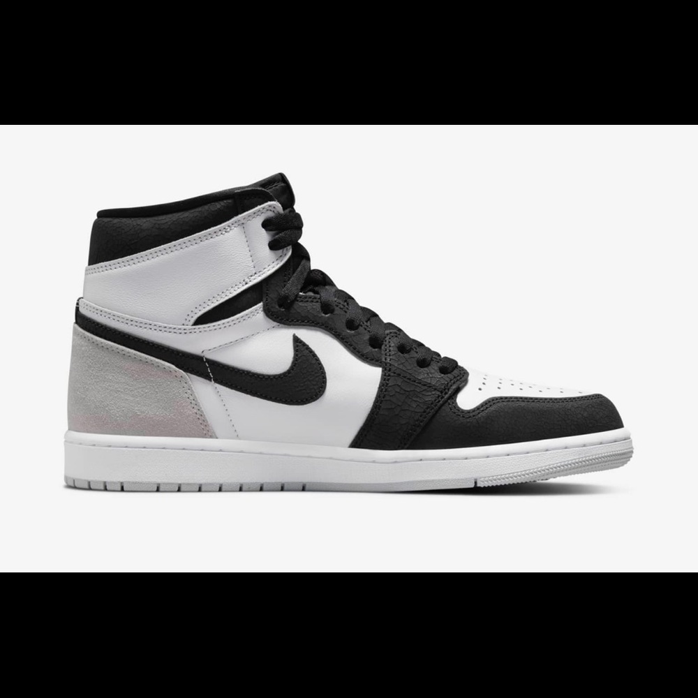 Jordan 1 Retro High OG
Bleached Coral size 10